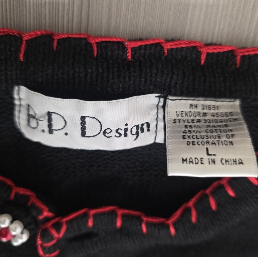 Festive Black Cardigan with Embroidered Accents - Picture 5 of 6
